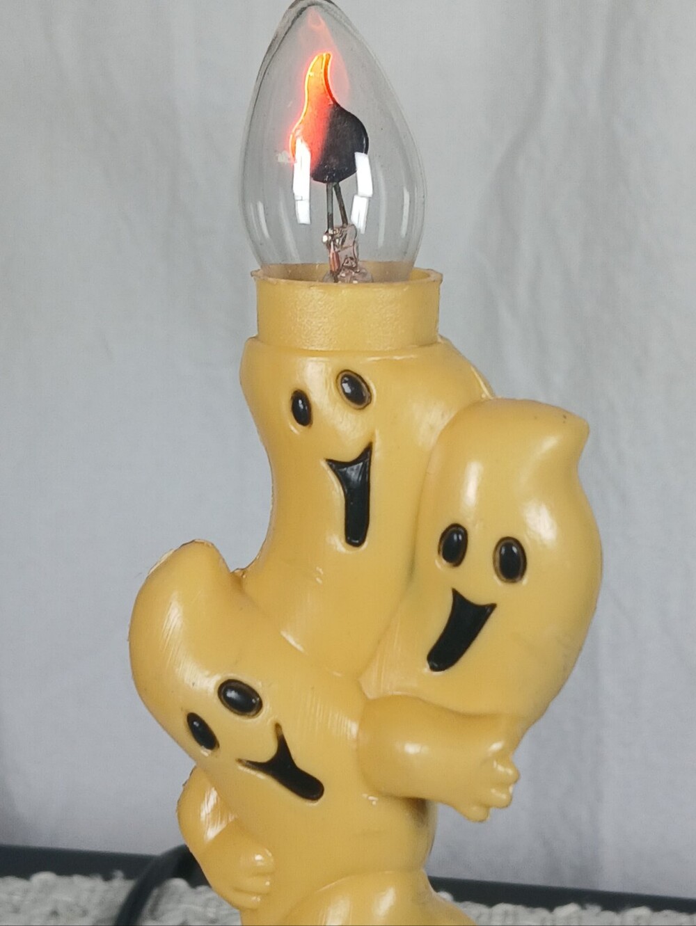 Vtg Ghost Candle Stick Flicker Light Halloween Decoration Plug in Retro Spooky